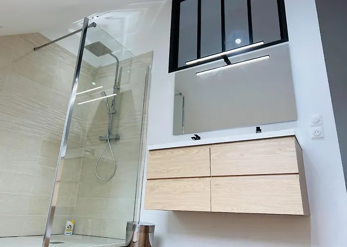 Elegant T4 Centre Reims/parking Prive Reims